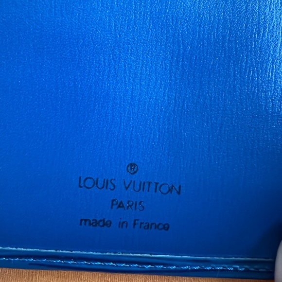 Authentic Louis Vuitton Card Holder - Picture 4 of 9